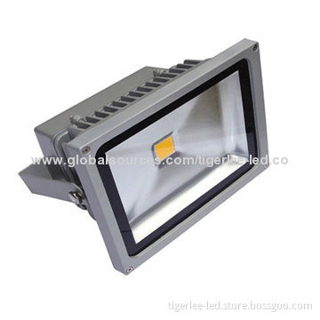 30W LED floodlight with 3-year warranty, CE, RoHS approvals, ip65, COB chip